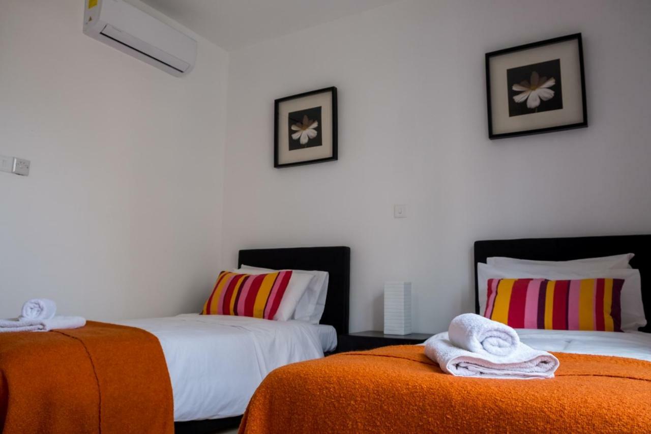 Elysia Park Modern Townhouse * Paphos