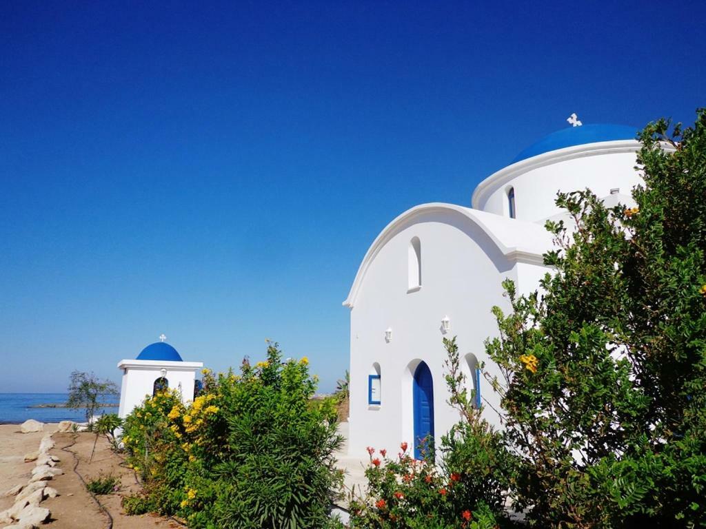Elysia Park Modern Townhouse Paphos