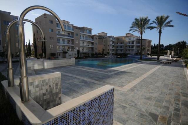 Elysia Park Modern Townhouse * Paphos