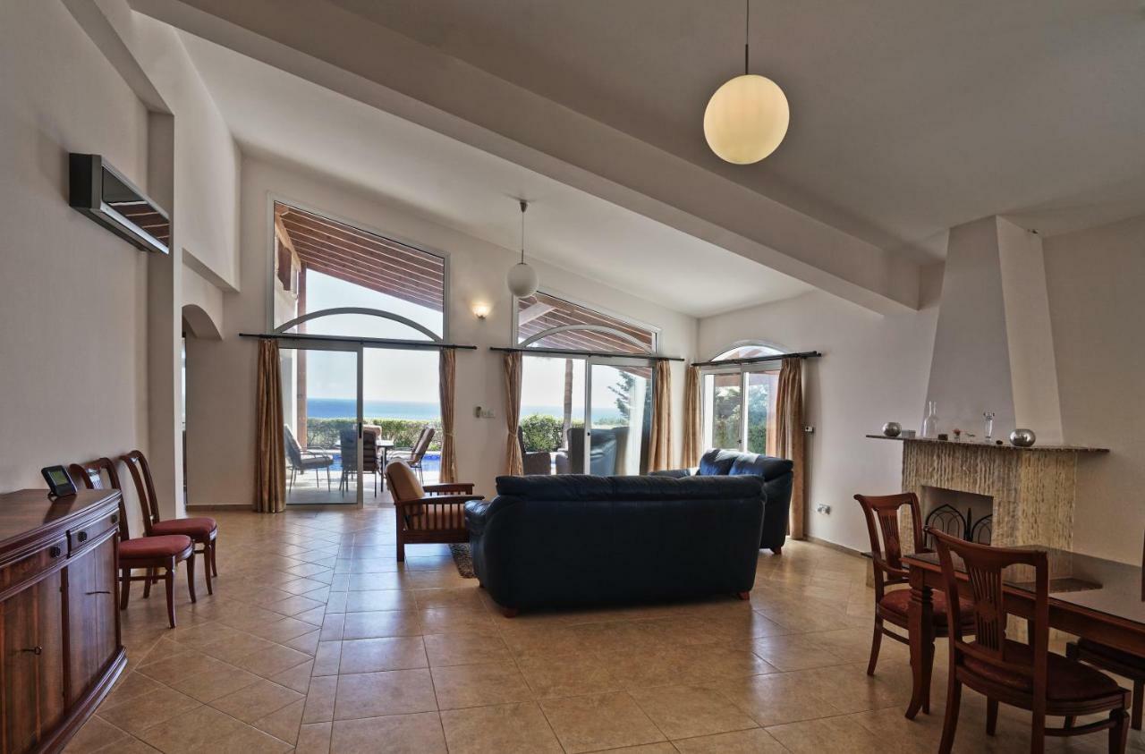 Villa Unforgettable Family Escape - Cliffside With Panoramic Sea Views And Kid-friendly Private Pool