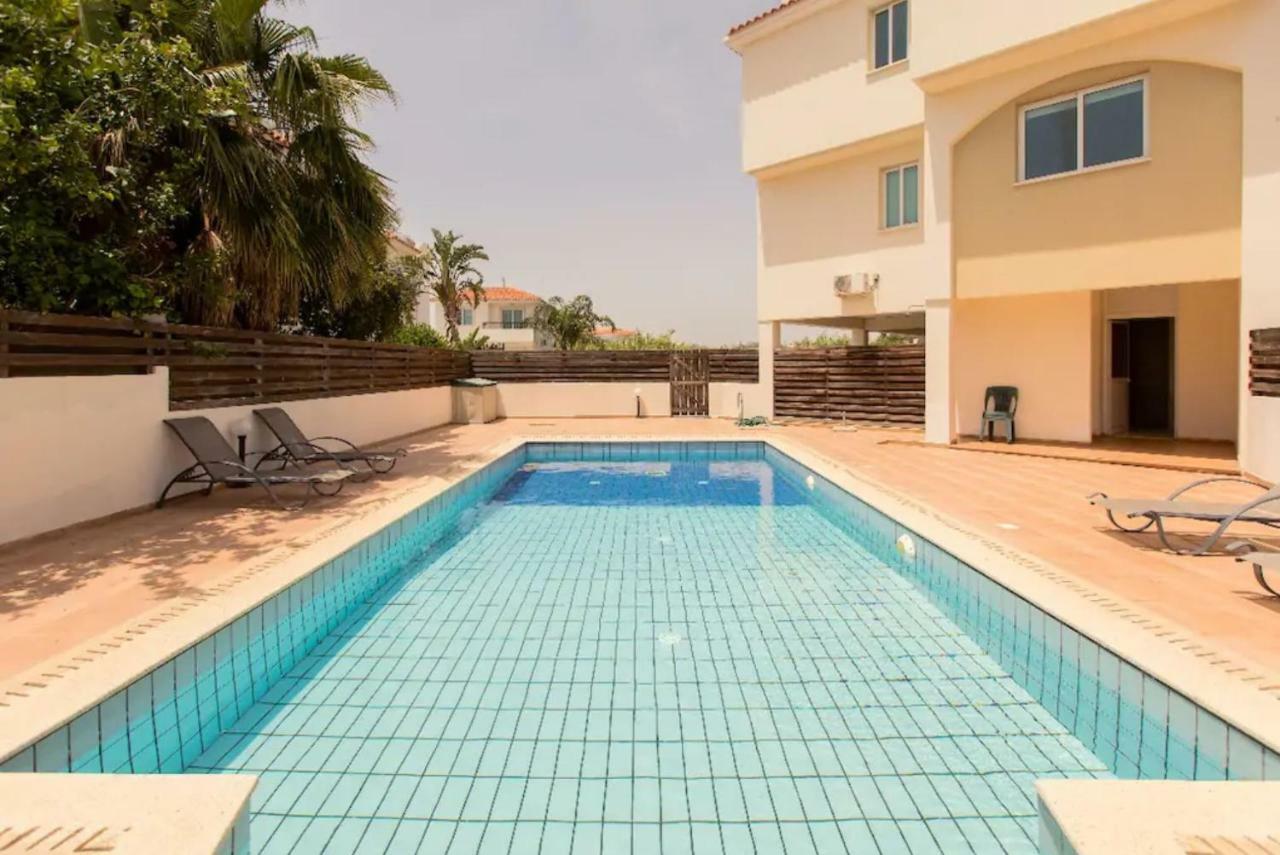 Golden Bay Deluxe Apartment Protaras