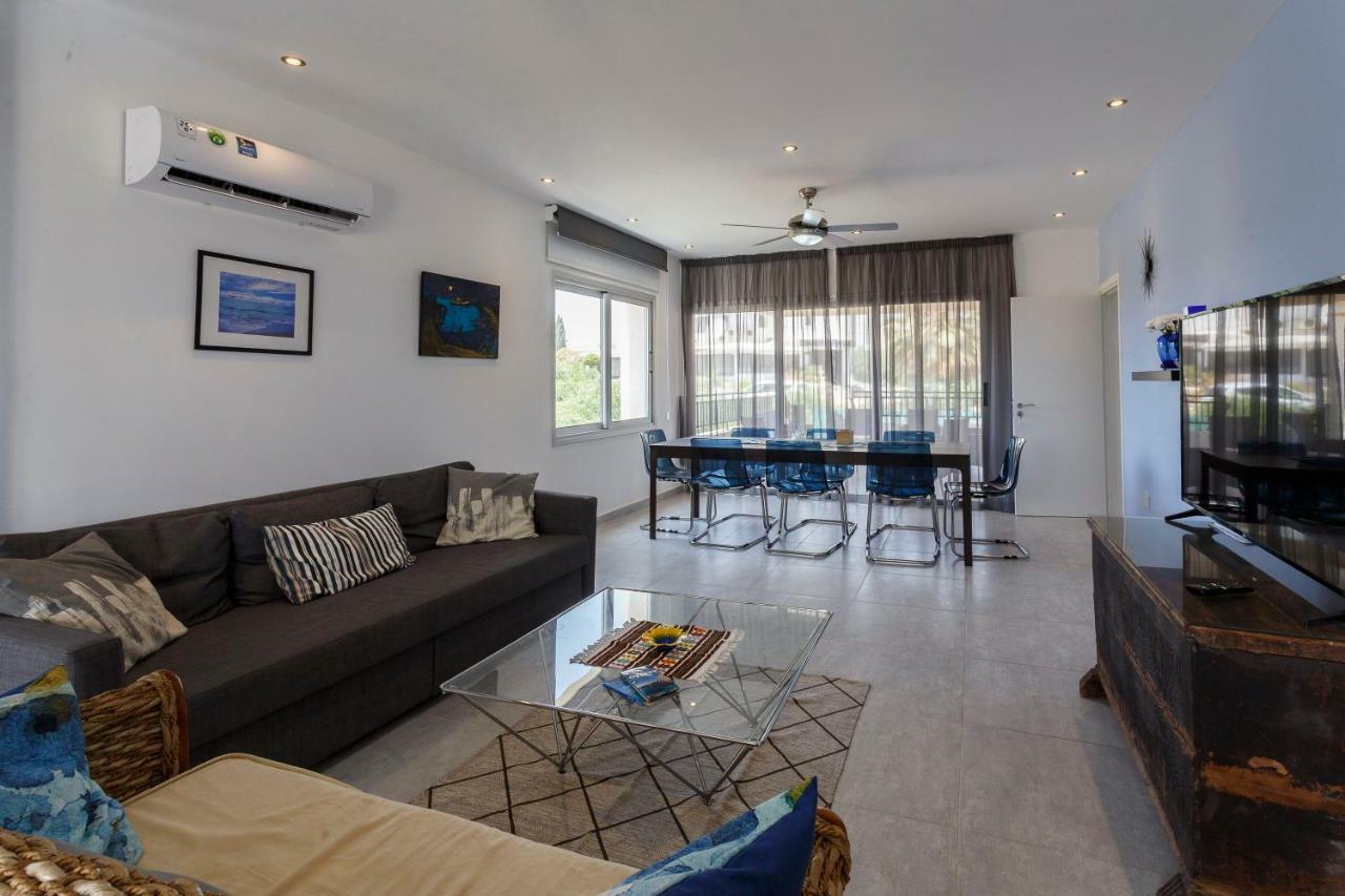 Coral Bay Sea Breeze - 3 Bedroom Apartamento