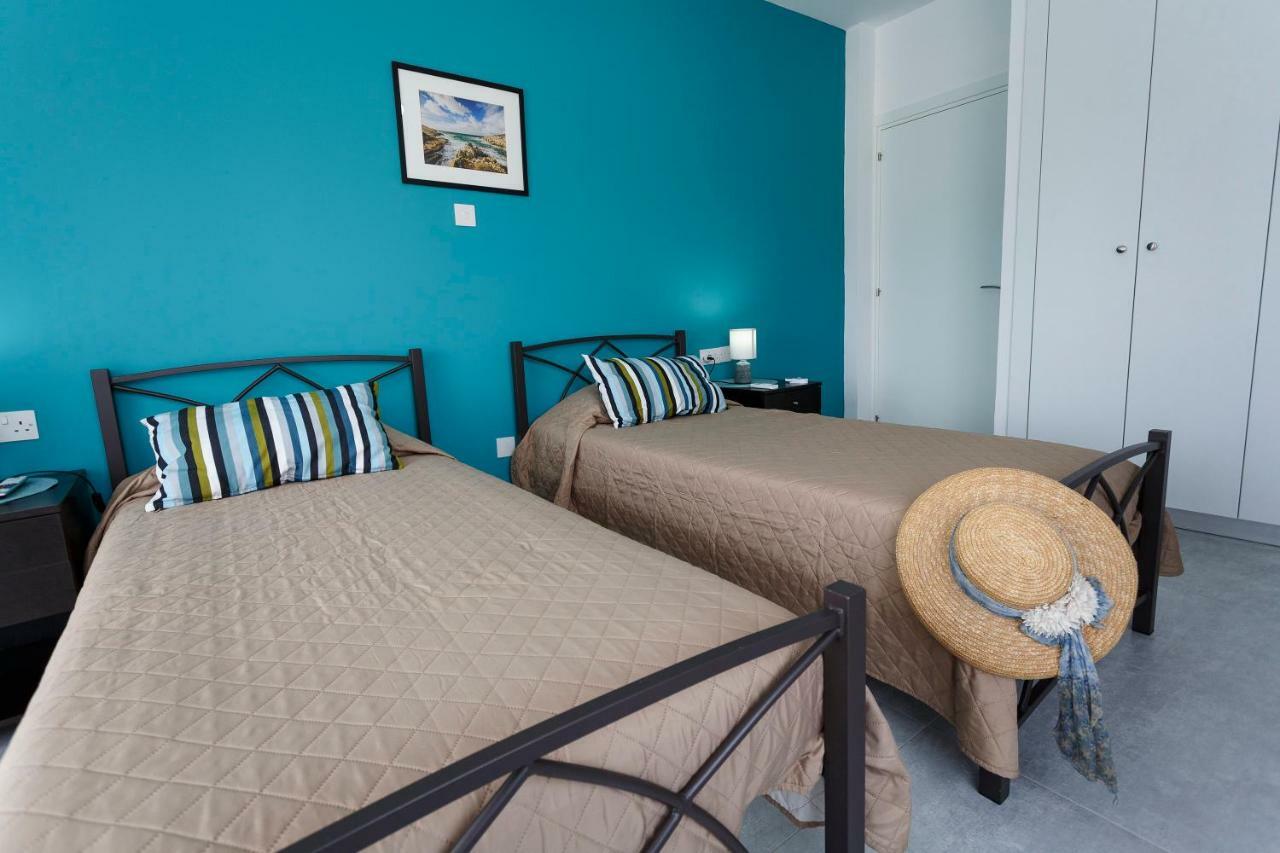 Coral Bay Sea Breeze - 3 Bedroom *