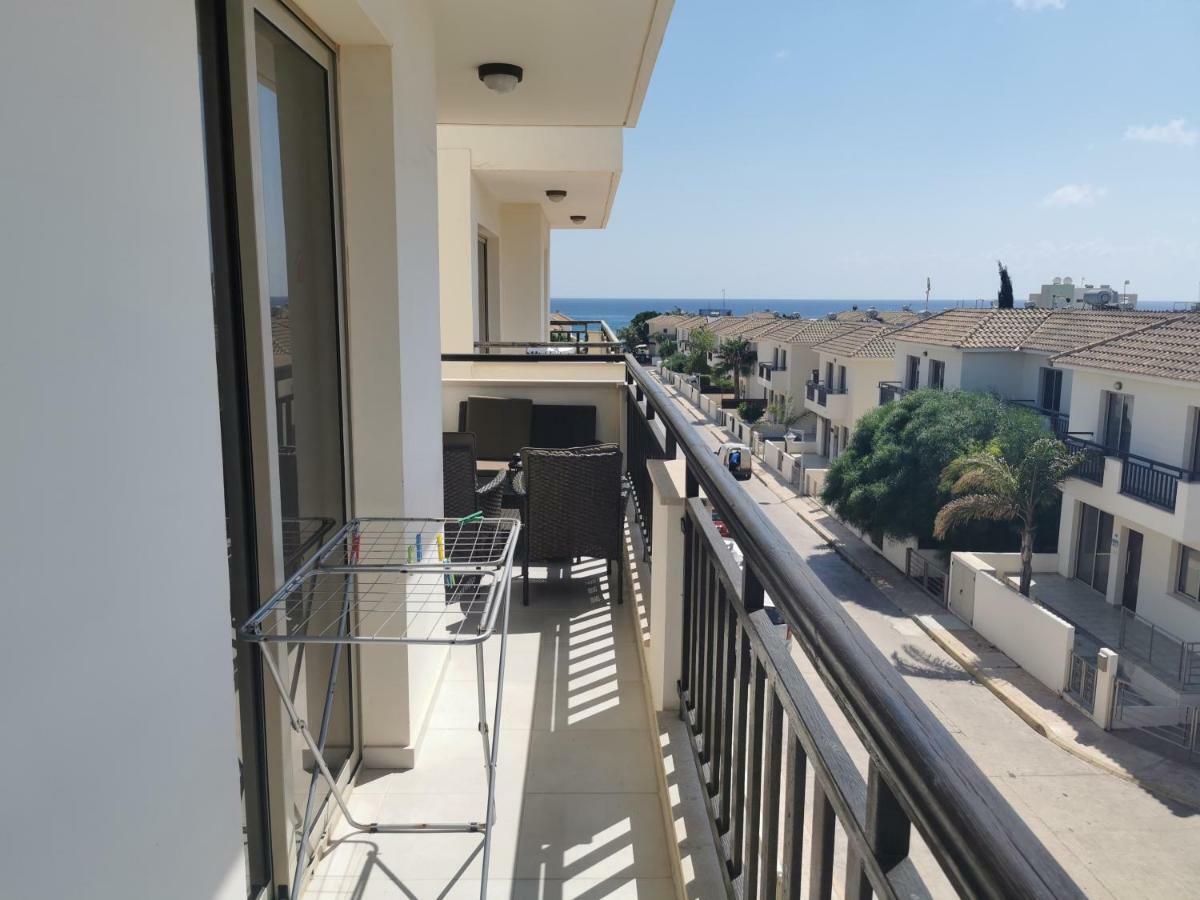 Sea View Apartment *