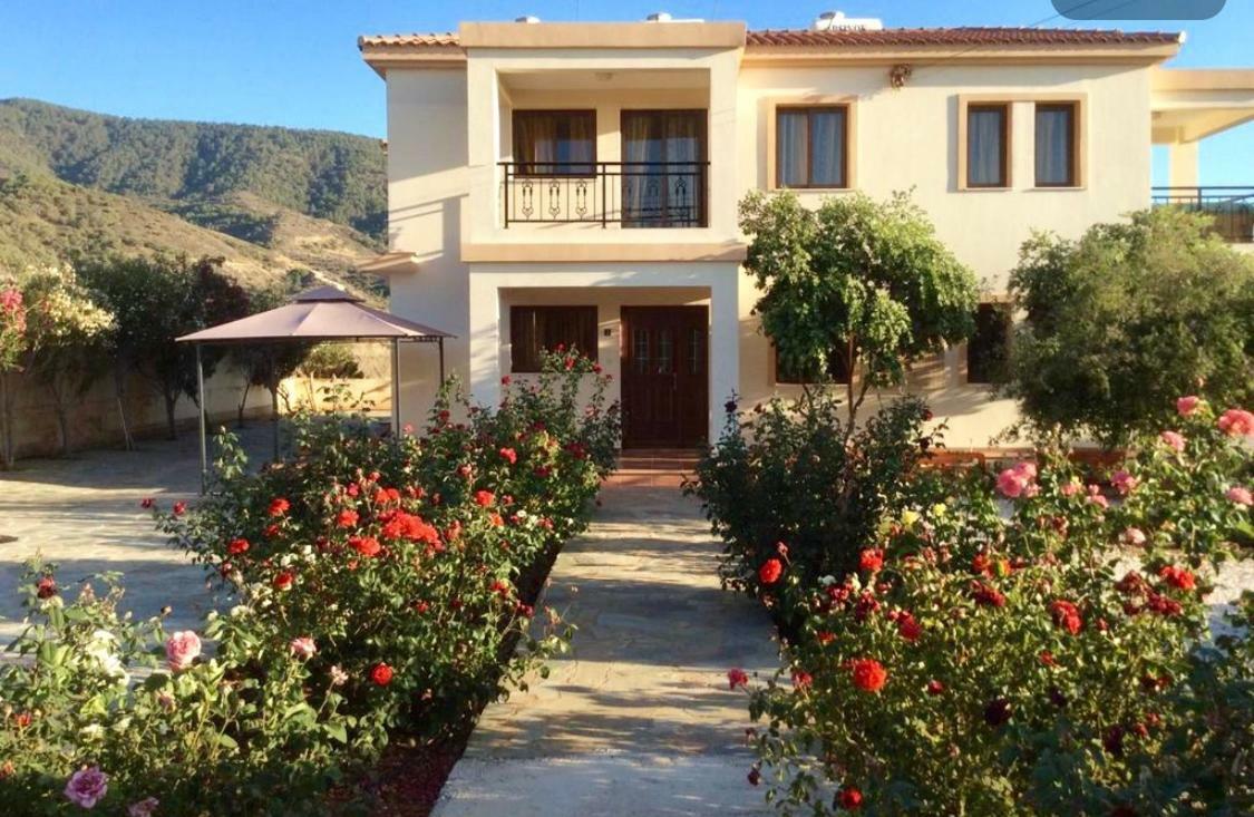 Apartment Maritsa's Roses Pomos