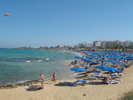 Pallinio Court 402 Fig Tree Bay- Beach, Iasonos Str 7a Apartment *