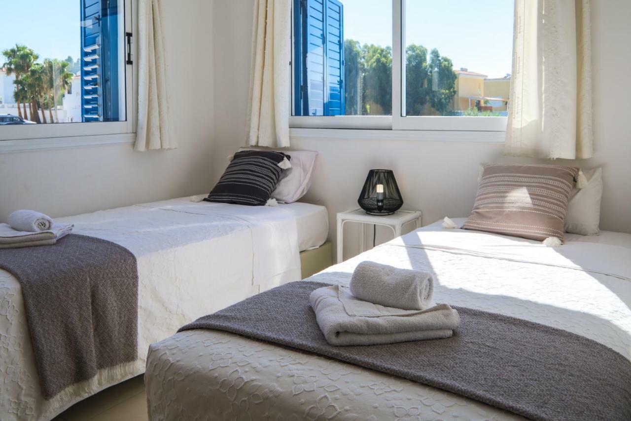 Phaedrus Living: Seaside Luxury Anafi Villa *