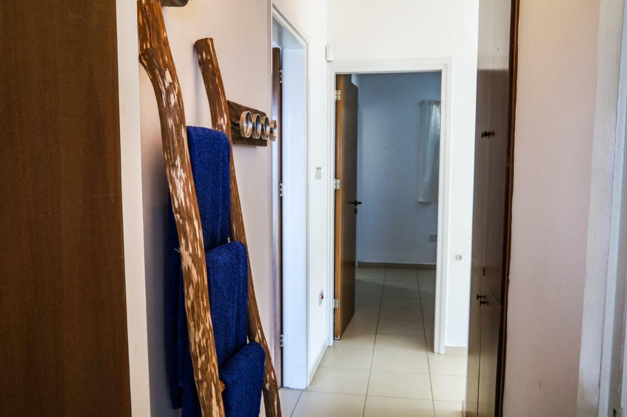 Phaedrus Living: Seaside Luxury Anafi