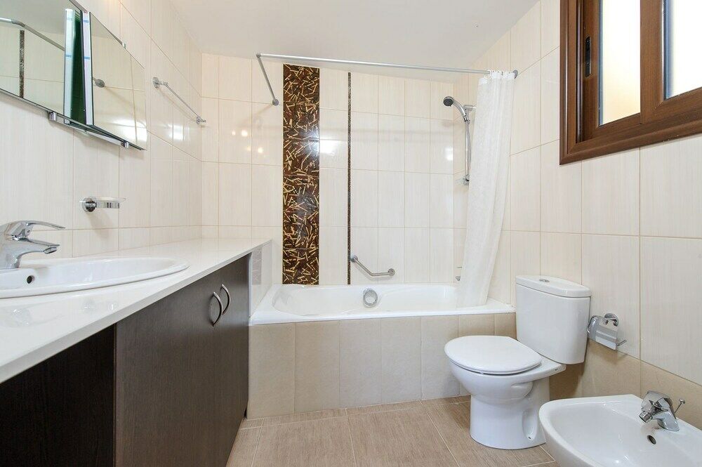 Seafront Luxury Hotel 4*