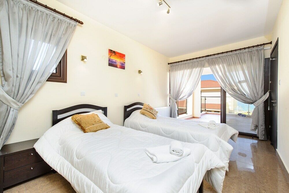Hotel Seafront Luxury 4*