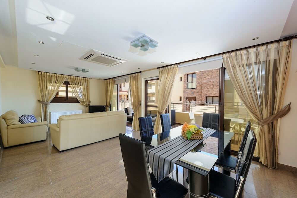 Hotel Seafront Luxury Protaras