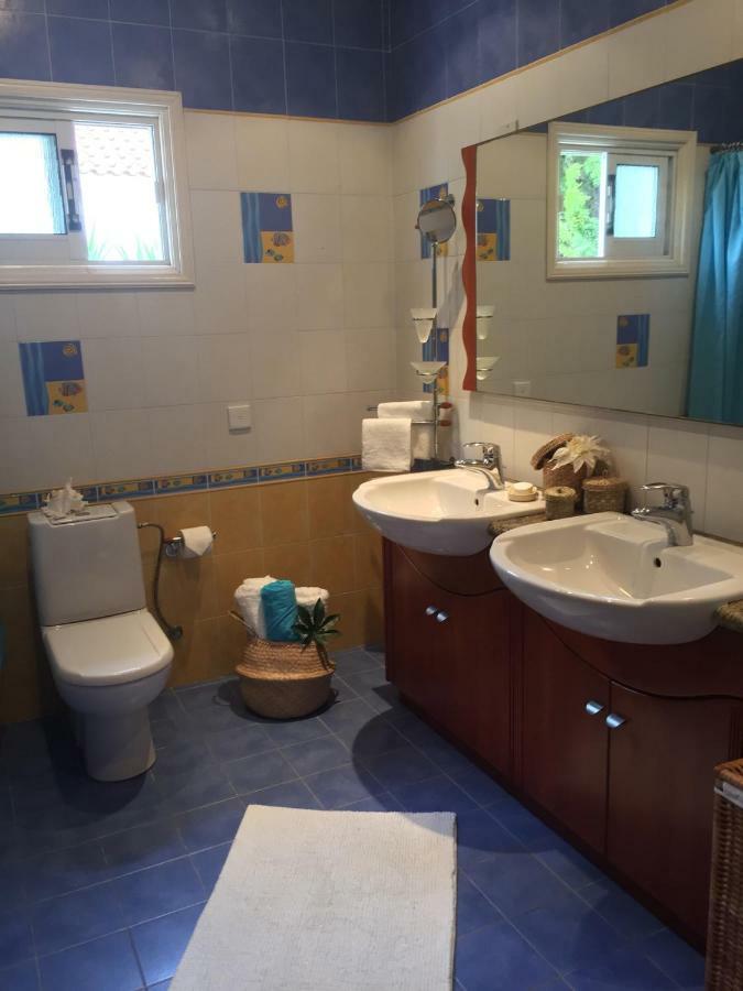 Deluxe First Line Villa Perivolia
