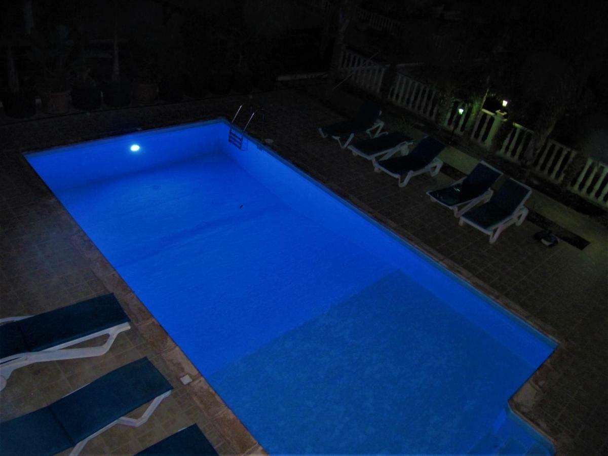 Dioni * Coral Bay