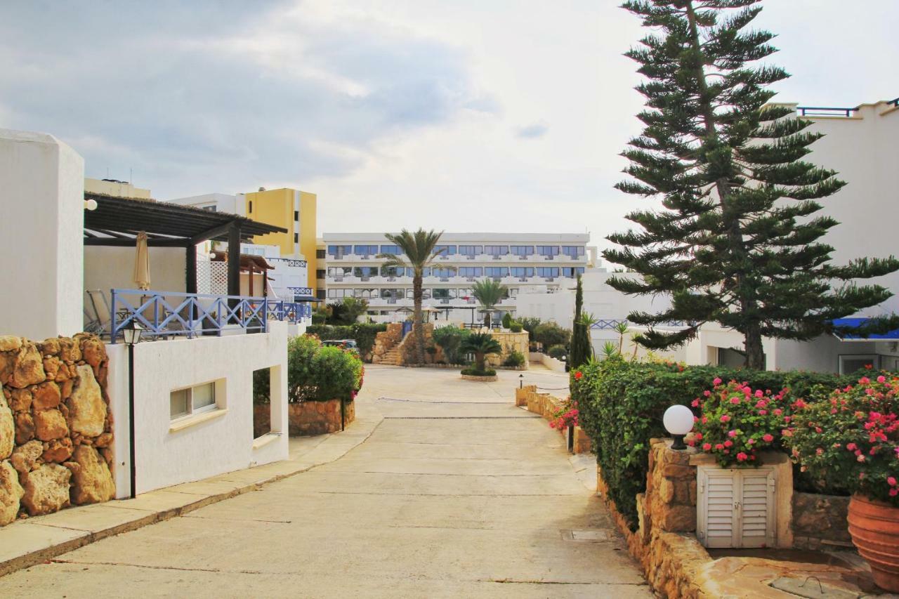 Sea Front Vera Klorakas