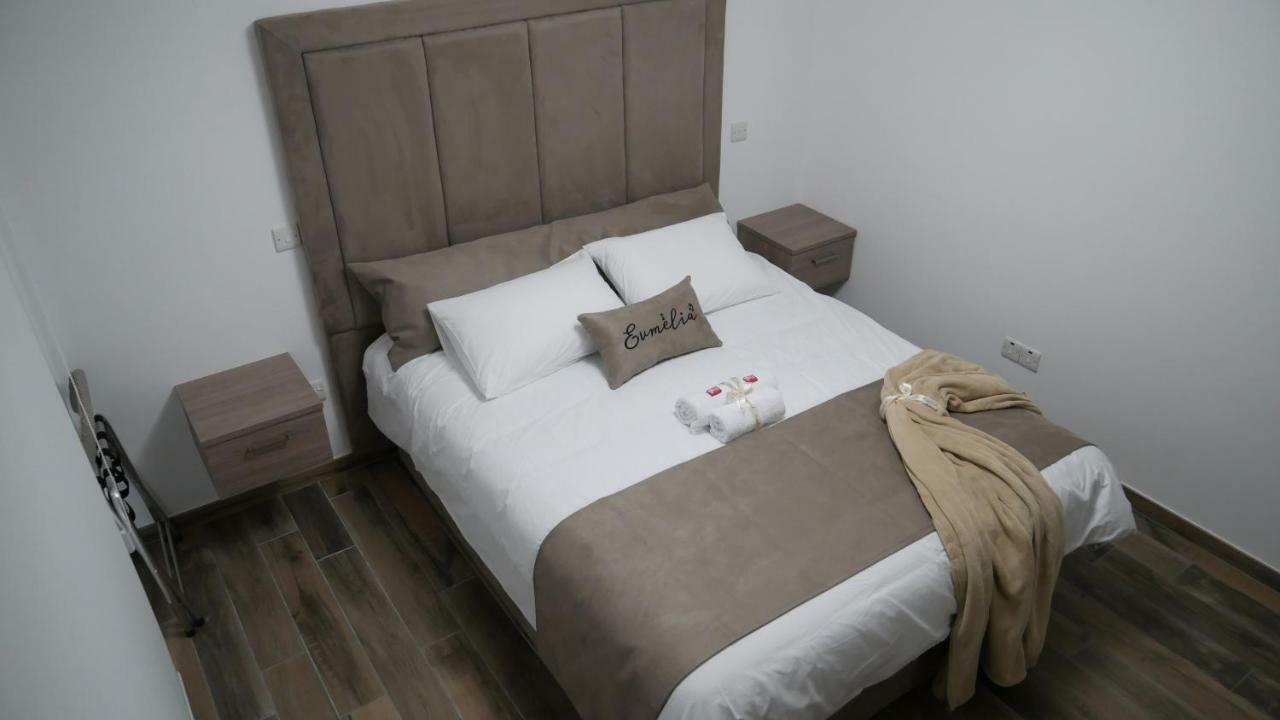 Evmelia Apartment *