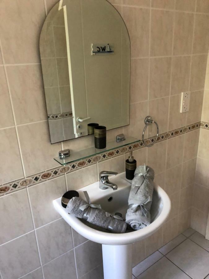 Schoenes 3 Apartment, Meerblick, Pool, Freies Wlan * Peyia