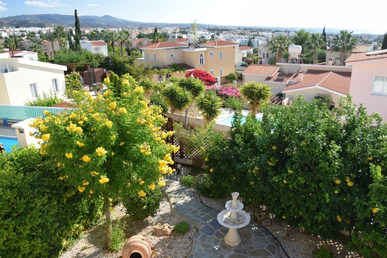 Alicia With Priv Pool, Beautiful Garden And Shady Veranda- 5 Min To The Villa