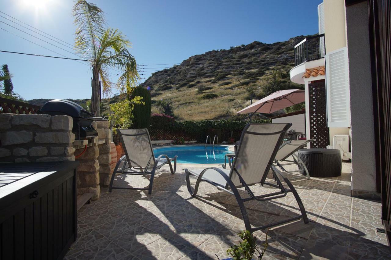 Alicia With Priv Pool, Beautiful Garden And Shady Veranda- 5 Min To The *