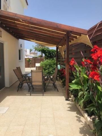Villa Olivia, *