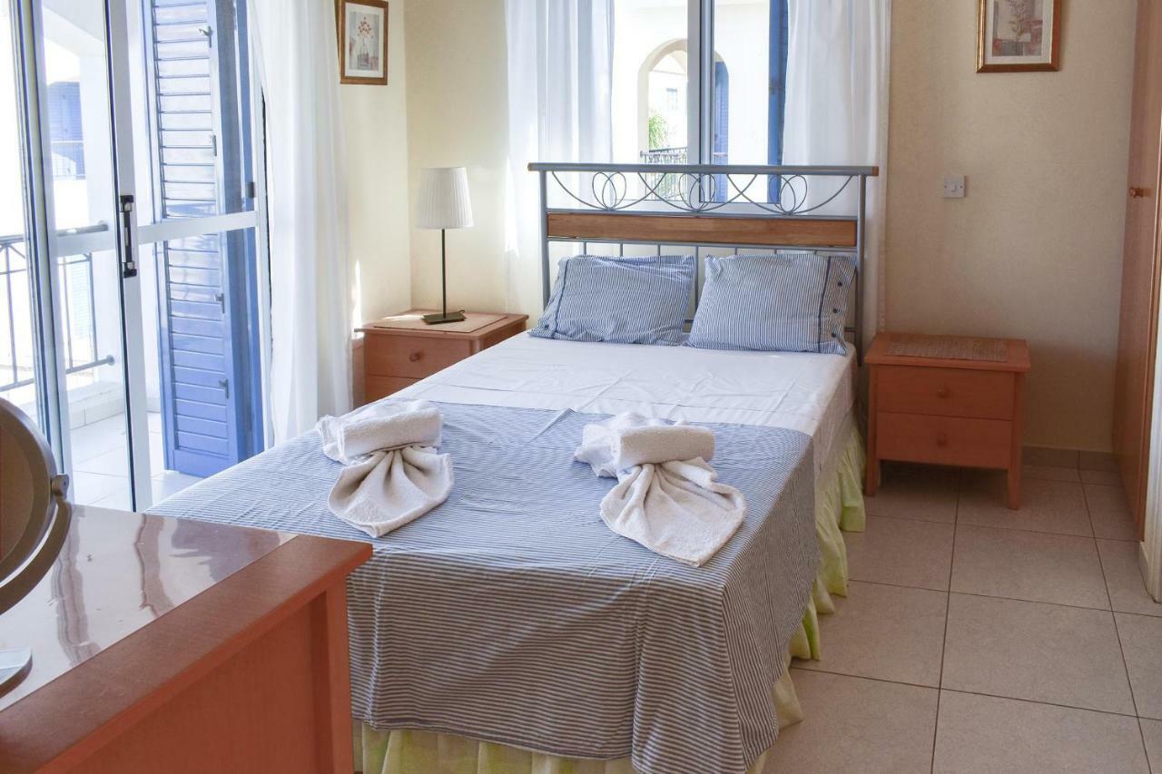 Charlotte * Protaras
