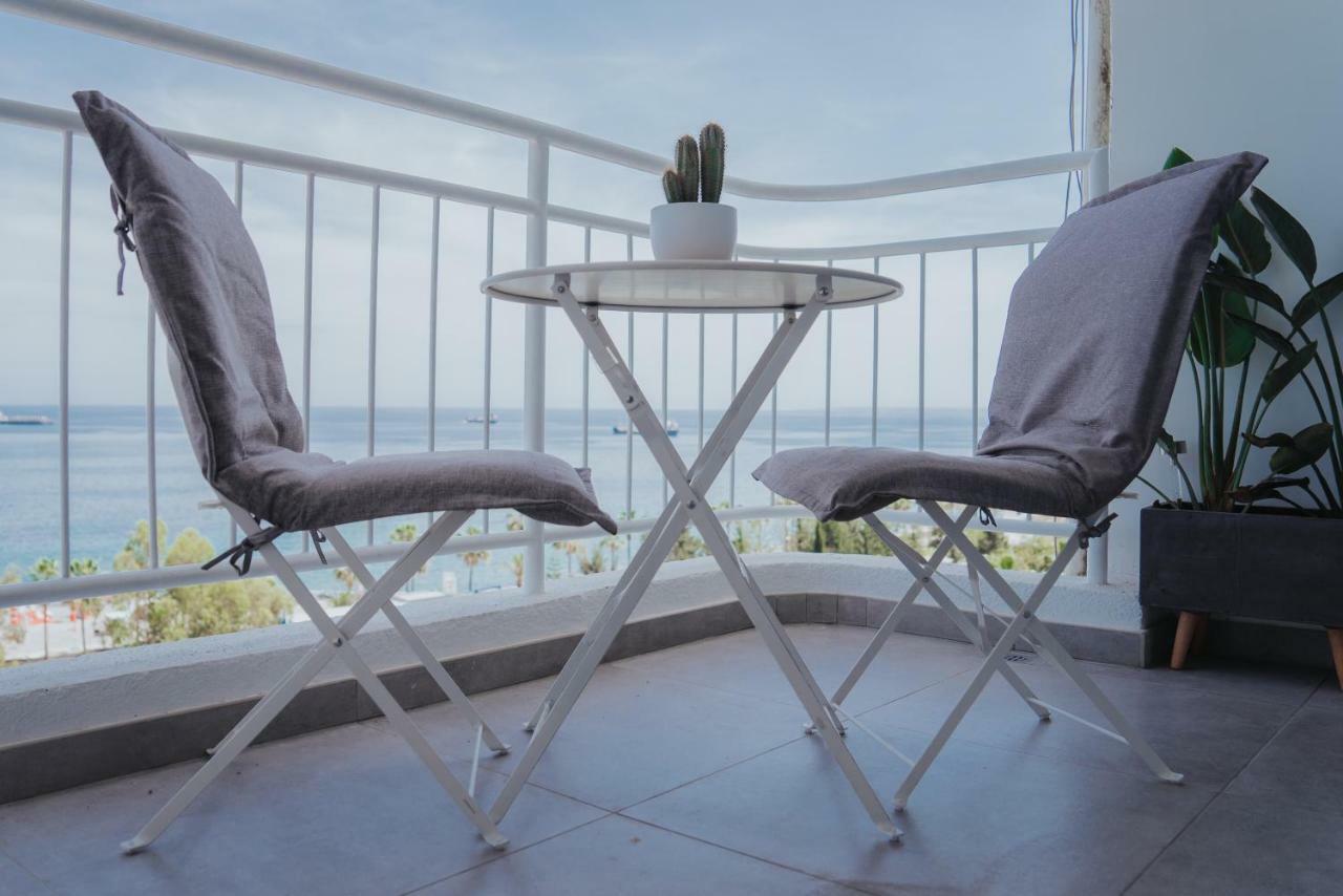 Just A Seaview Apt. * Location * Center * *