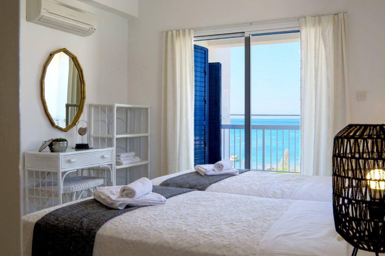 Phaedrus Living: Seaside Luxury Anafi