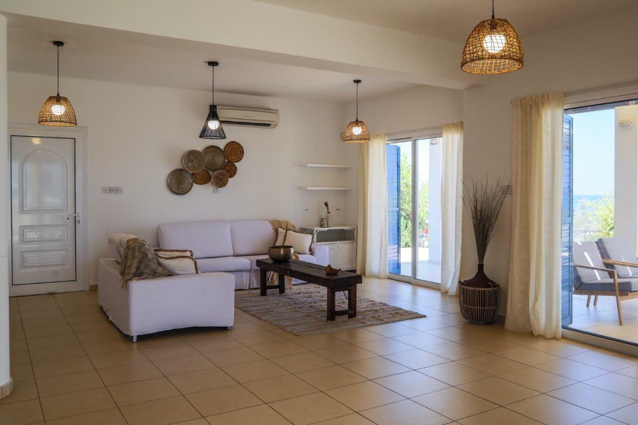 Phaedrus Living: Seaside Luxury Anafi *