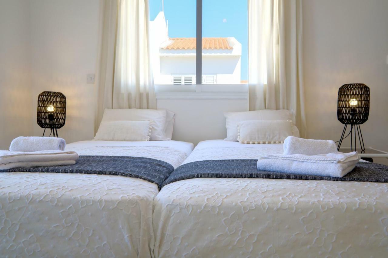 Phaedrus Living: Seaside Luxury Anafi *