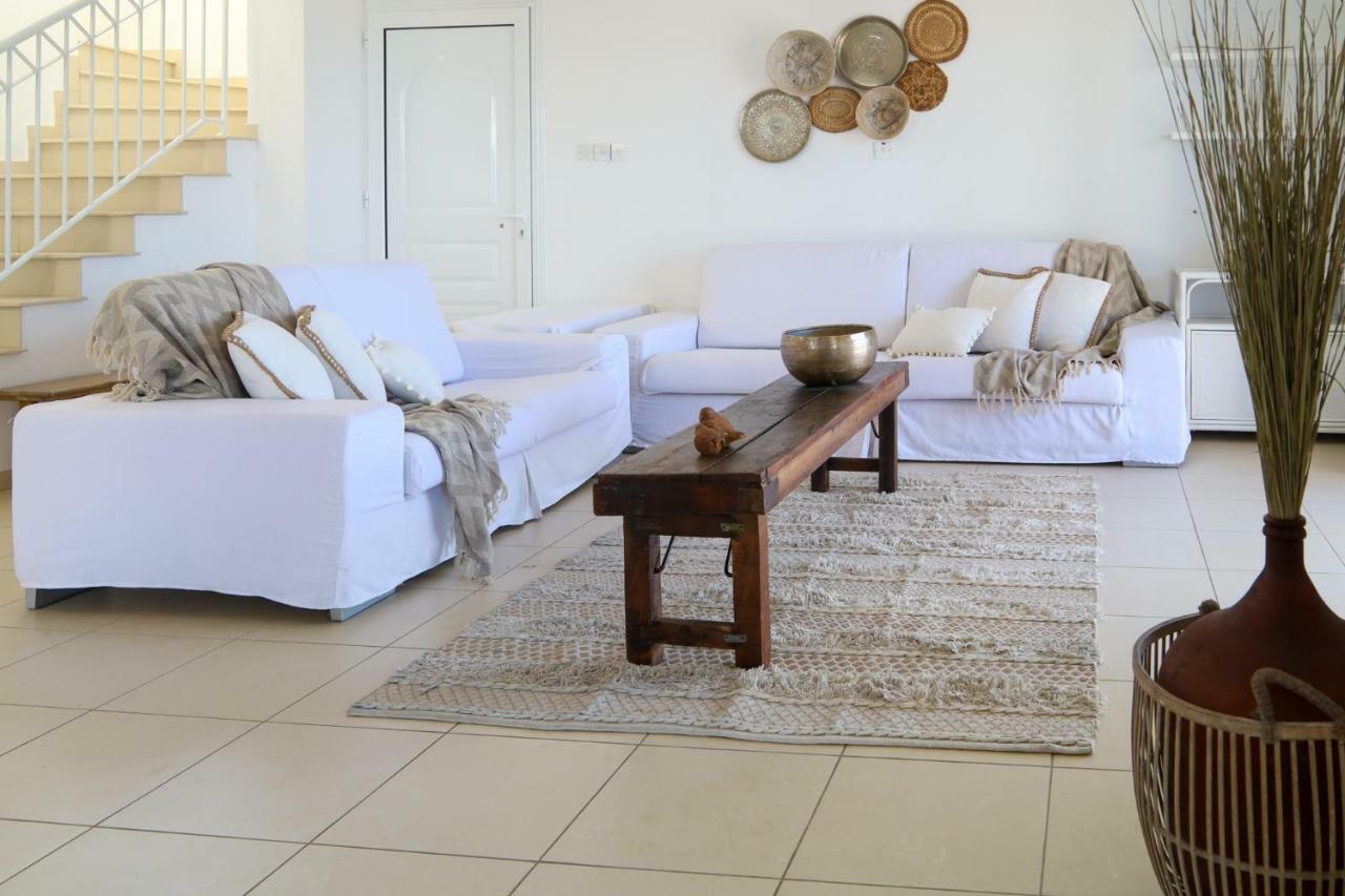 Phaedrus Living: Seaside Luxury Anafi Villa