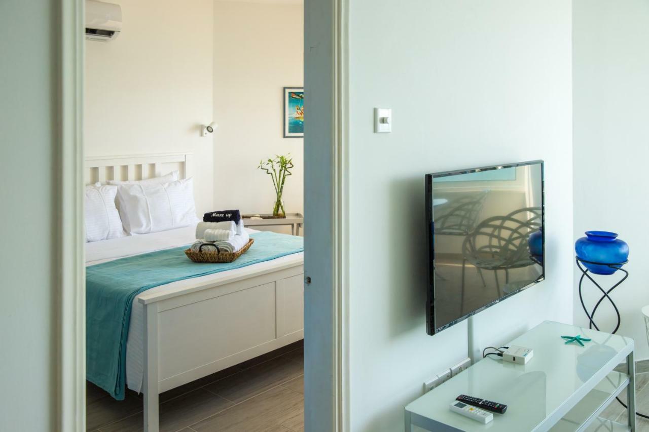Luxury Penthouse 1br-seafront-seasonal Pool-central * Larnaca