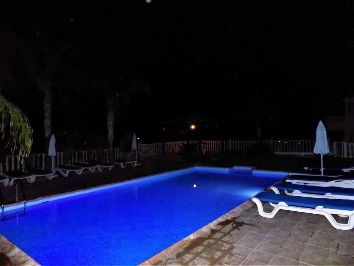 Dioni * Coral Bay