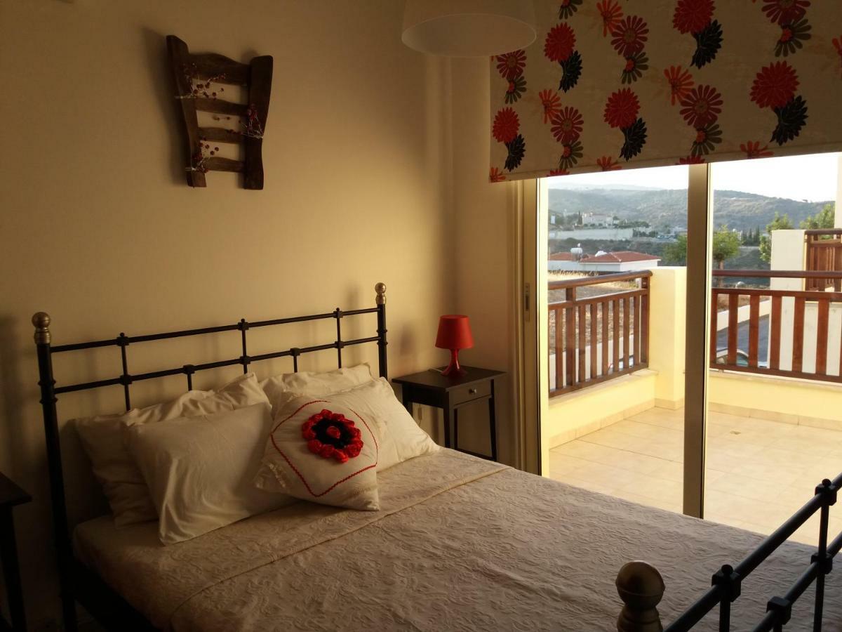 Loggin Holiday House Peyia