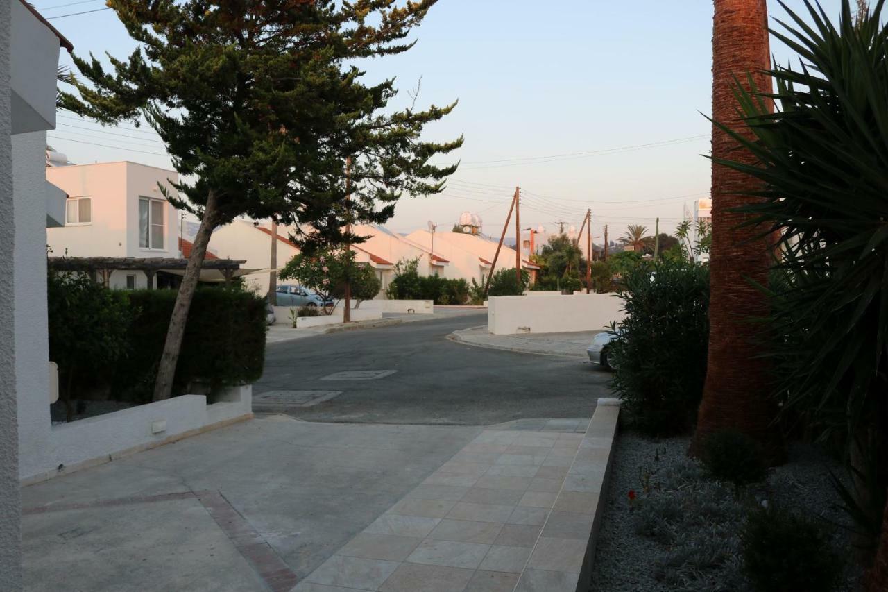 Yulya By Taimoura Villa Paphos