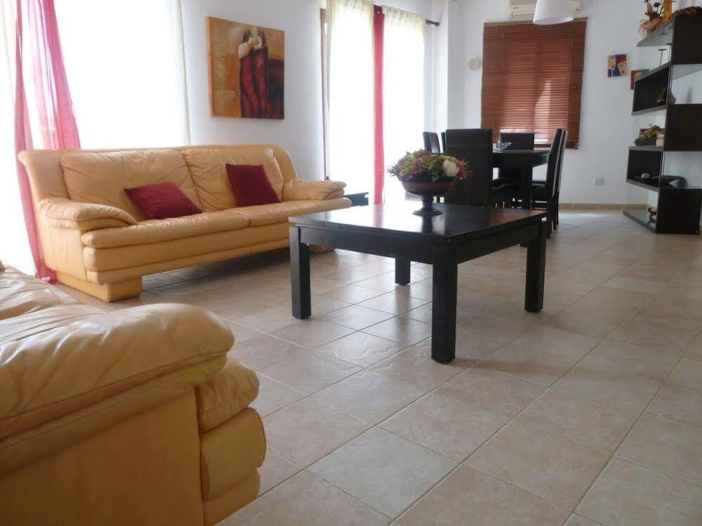 Avra Family Maisonettes Apartment Polis