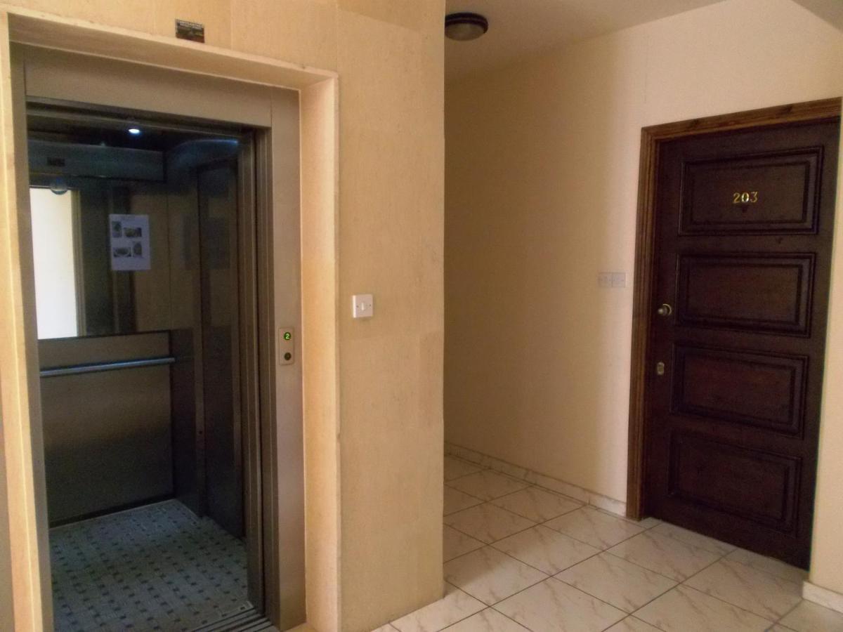 Aparthotel Chrysanthos Boutique Limasol