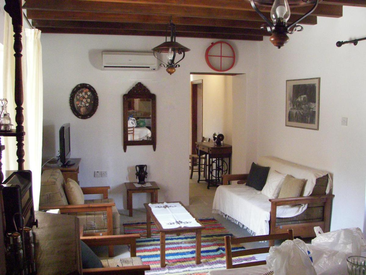 Elpida's Stone Country house Goudhi