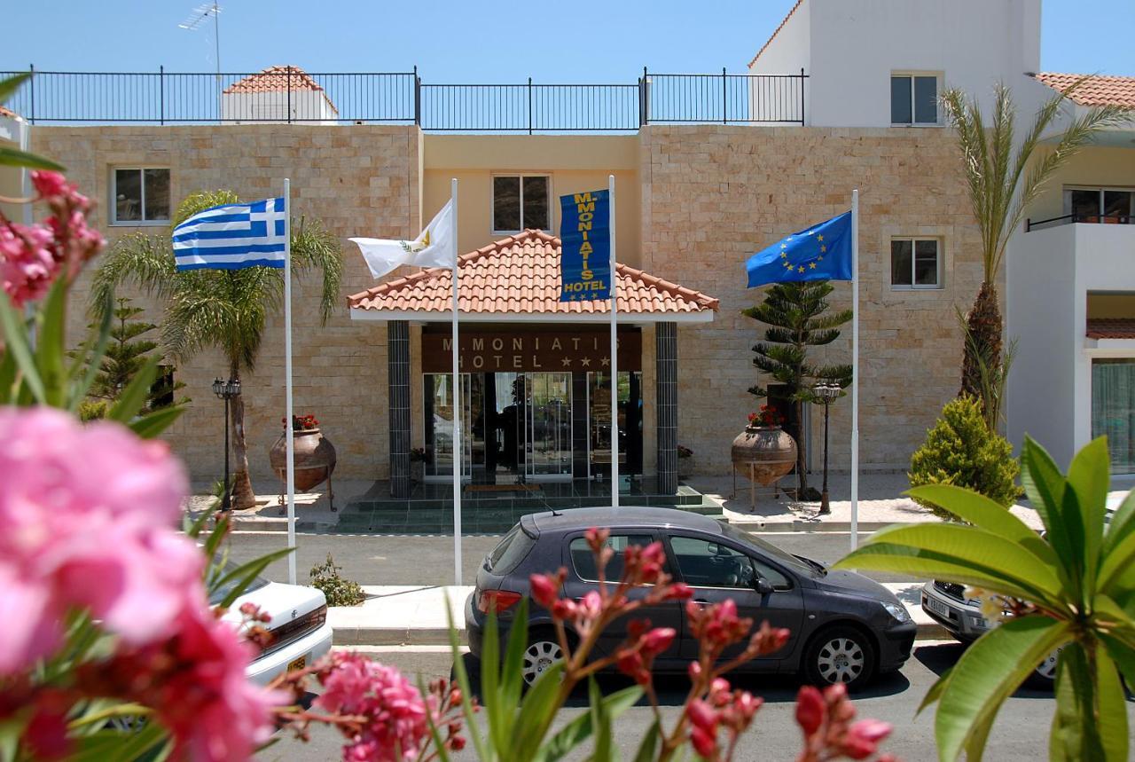 M. Moniatis Hotel 3*