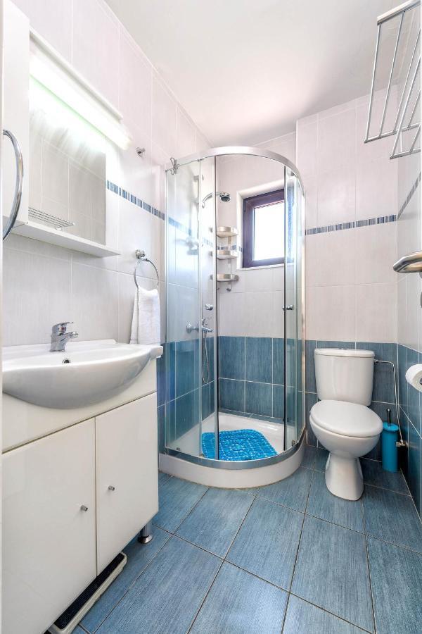 Dina Apartment *
