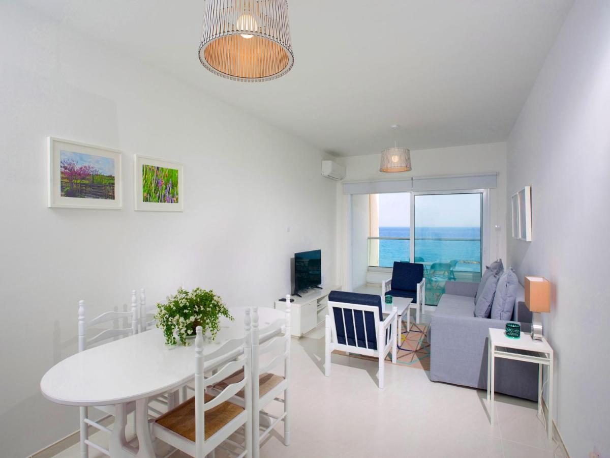 Apartment On The Penthouse By Trulycyprus Limassol