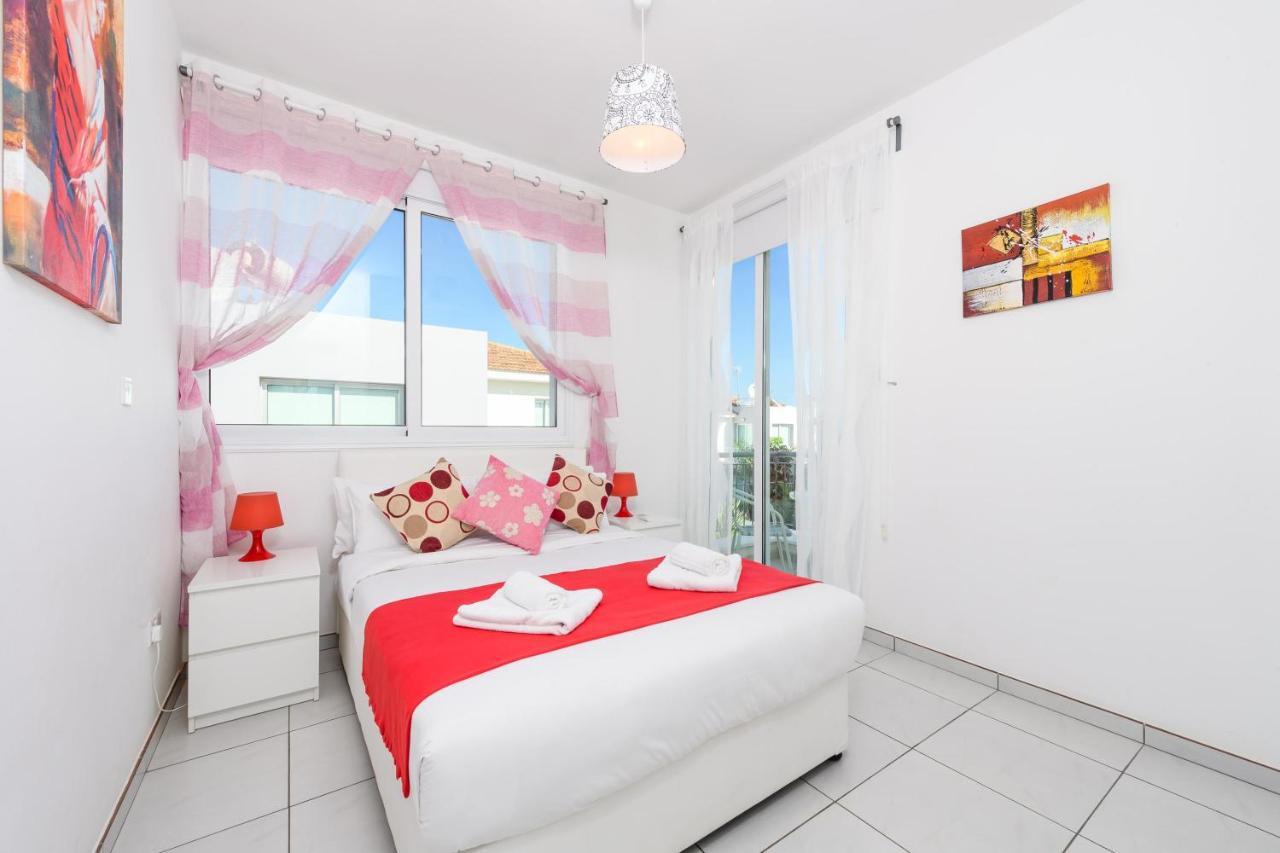 Avra Villas *