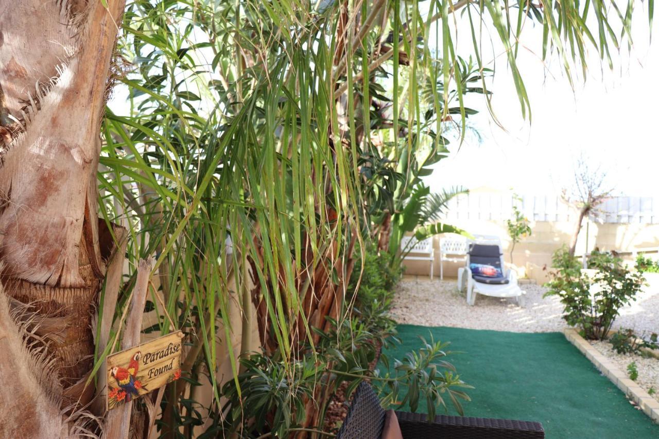 Garden Art Apartment