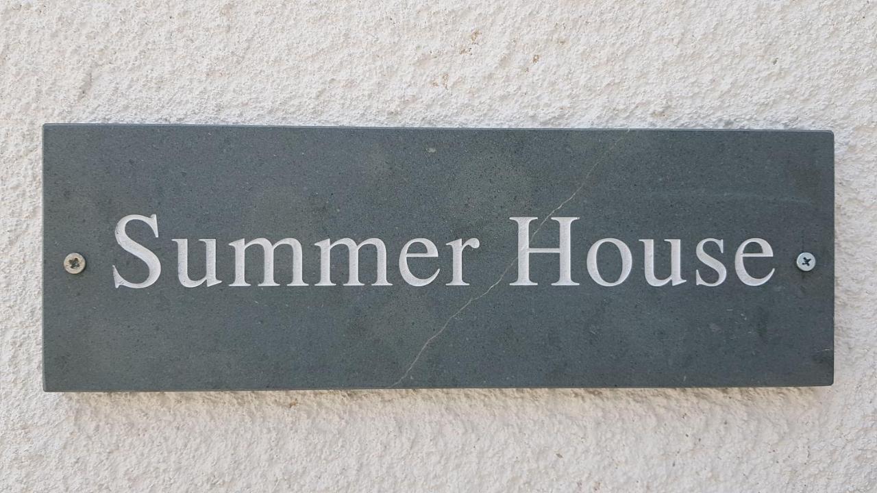 The Summer House * Polis