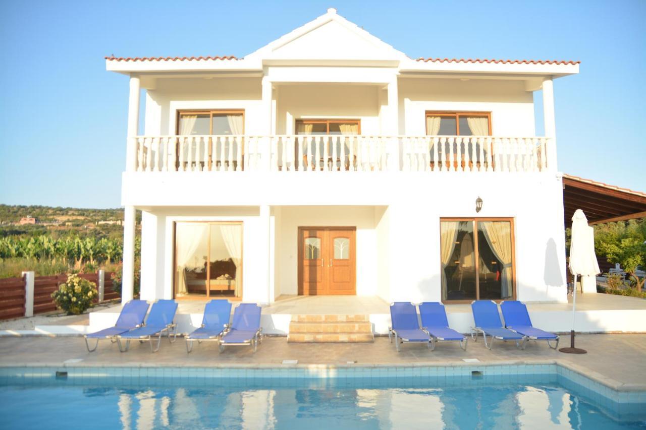 Lambriana Villa Peyia
