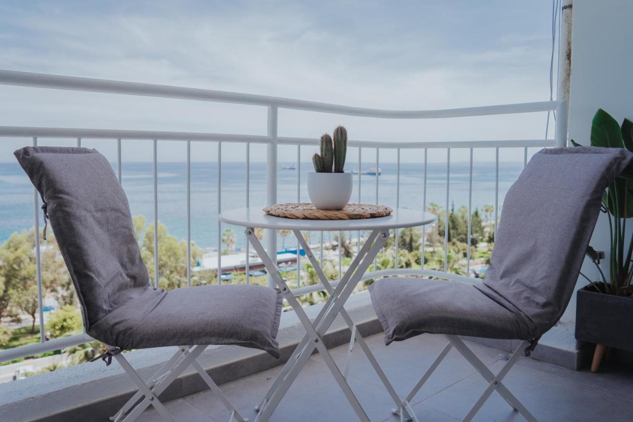 Just A Seaview Apt. * Location * Center * *