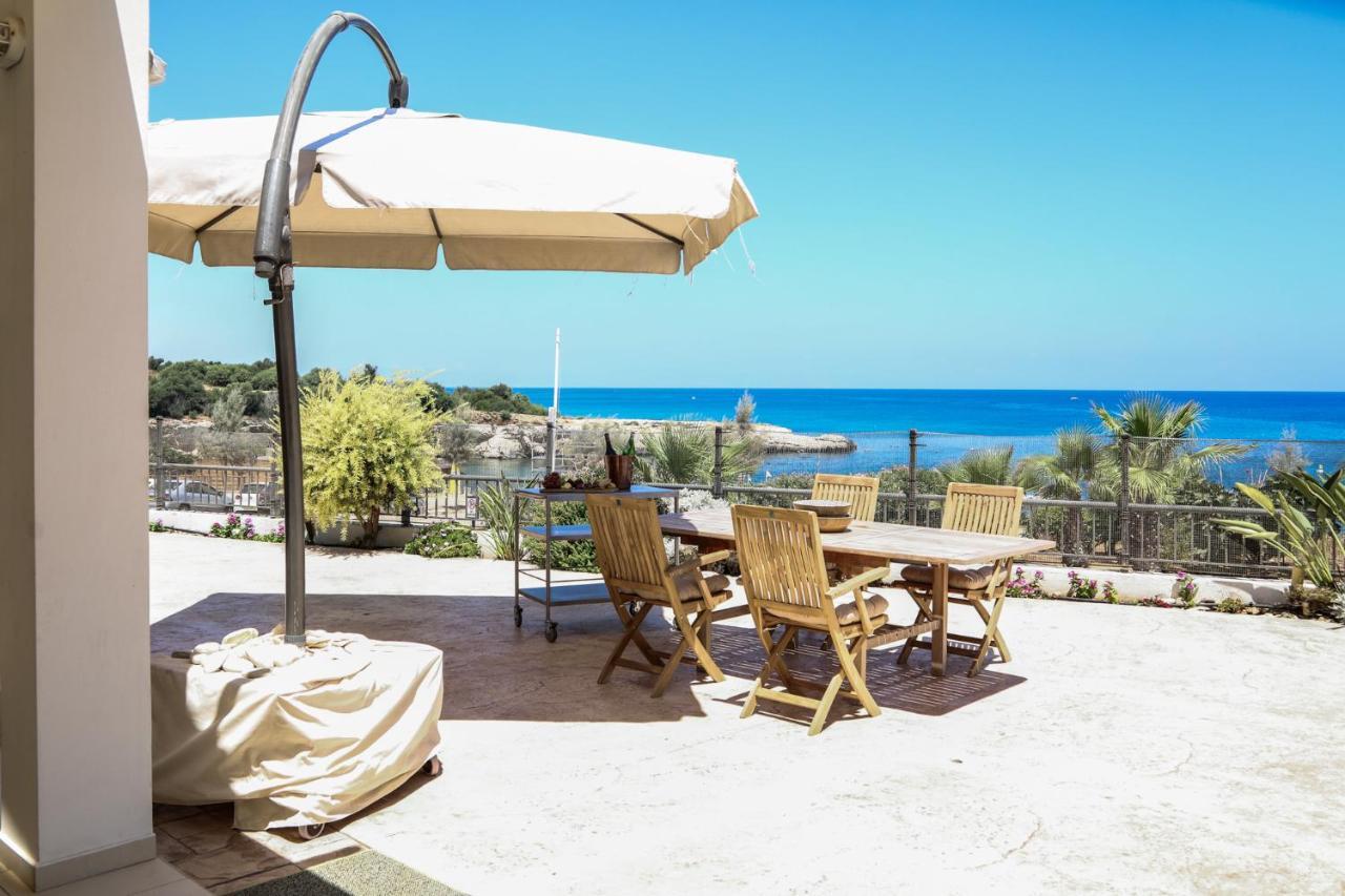 Phaedrus Living: Seaside Luxury Anafi