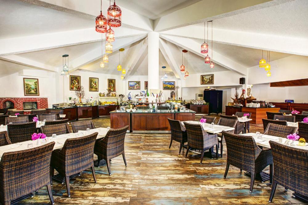 Merit Cyprus Gardens Seafront & Beach & Casino Trikomo