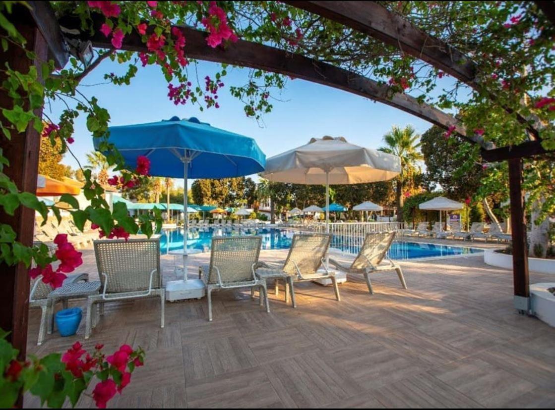 Merit Cyprus Gardens Seafront & Beach & Casino Hotel Trikomo