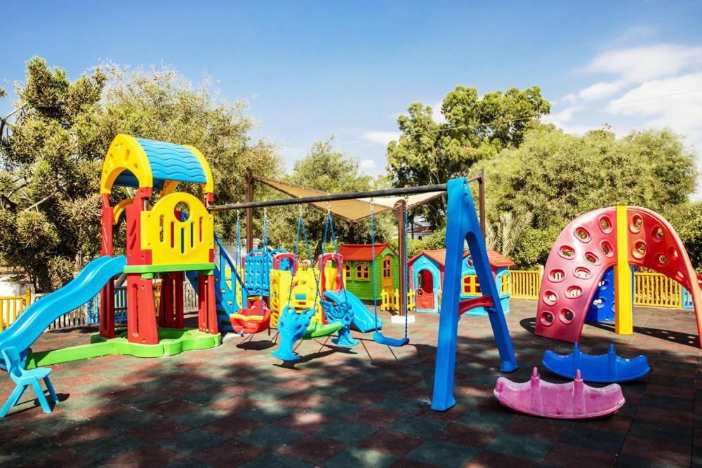 Merit Cyprus Gardens Seafront & Beach & Casino 4* Trikomo