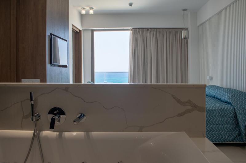 Mandali Hotel 3*