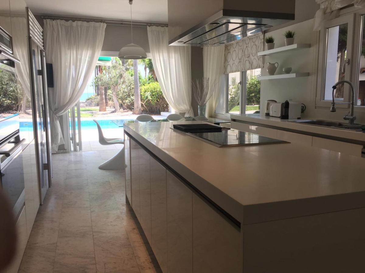 Villa Deluxe First Line